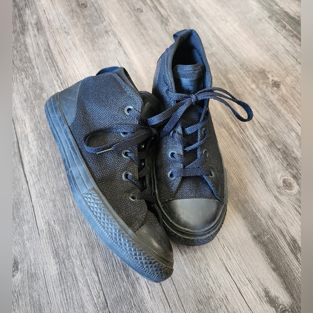 Converse Chunk Taylor All Star Triple Black Syde Street Mid Sneakers